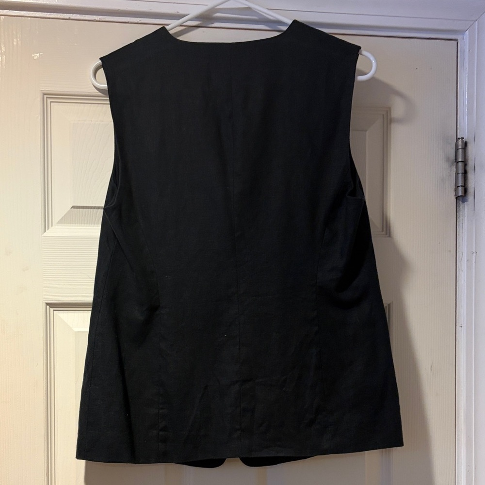 BR Longline Linen Sleeveless Vest in Black 10 - Picture 2 of 3